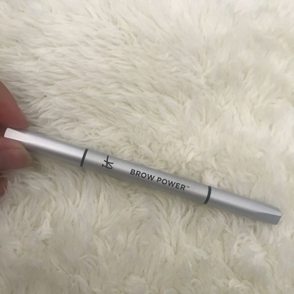 It cosmetics universal brow pencil
